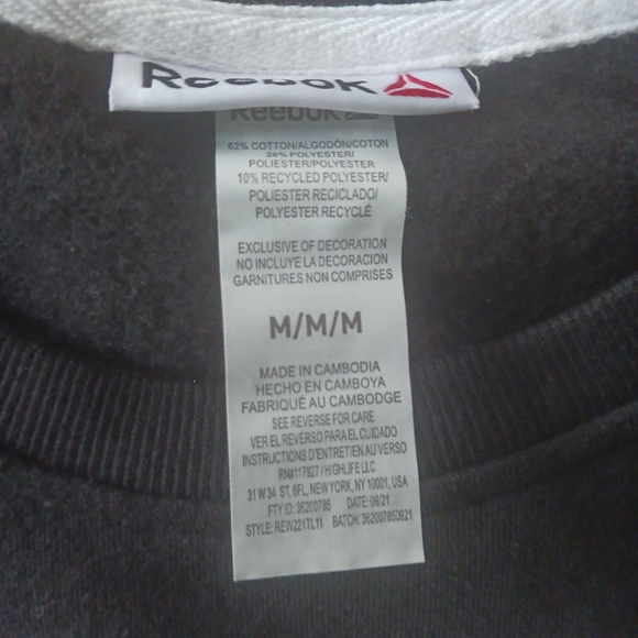 Reebok • Women's Black & White Color Block Logo Crew Sweatshirt, Medium - Picture 10 of 13
